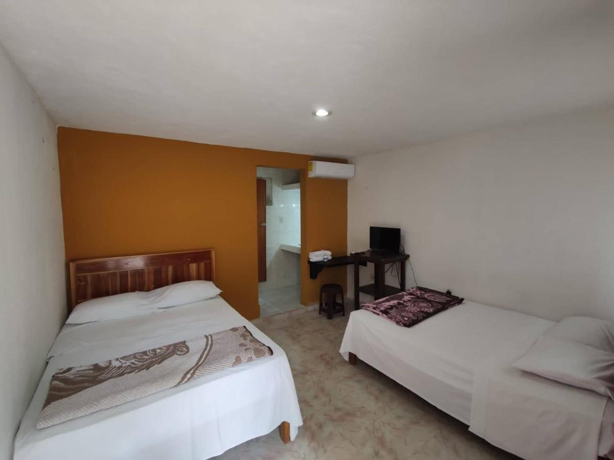 Hotel Templo Maya Xpujil Buitenkant foto